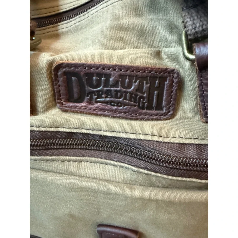 Duluth Trading Co Khaki Oilcloth Canvas Leather Trim Messenger Laptop Bag Field